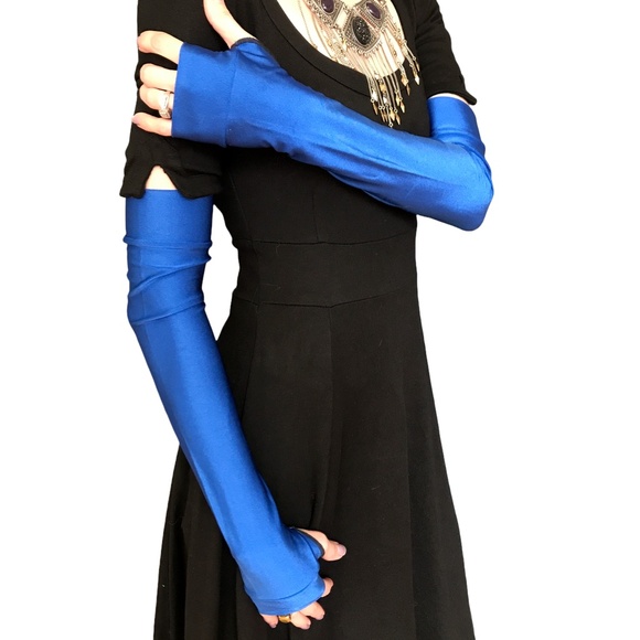 hand-crafted-accessories-royal-blue-spandex-gloves-halloween